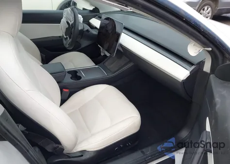 2021 Tesla Model 3 Standard Range Plus Rear-Wheel Drive z USA, uszkodzony, nr VIN 5YJ3E1EA0MF853818